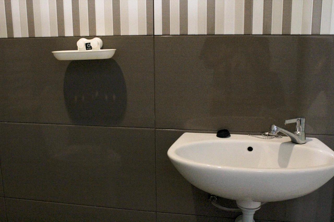 Intech Hostel Bandung Ngoại thất bức ảnh