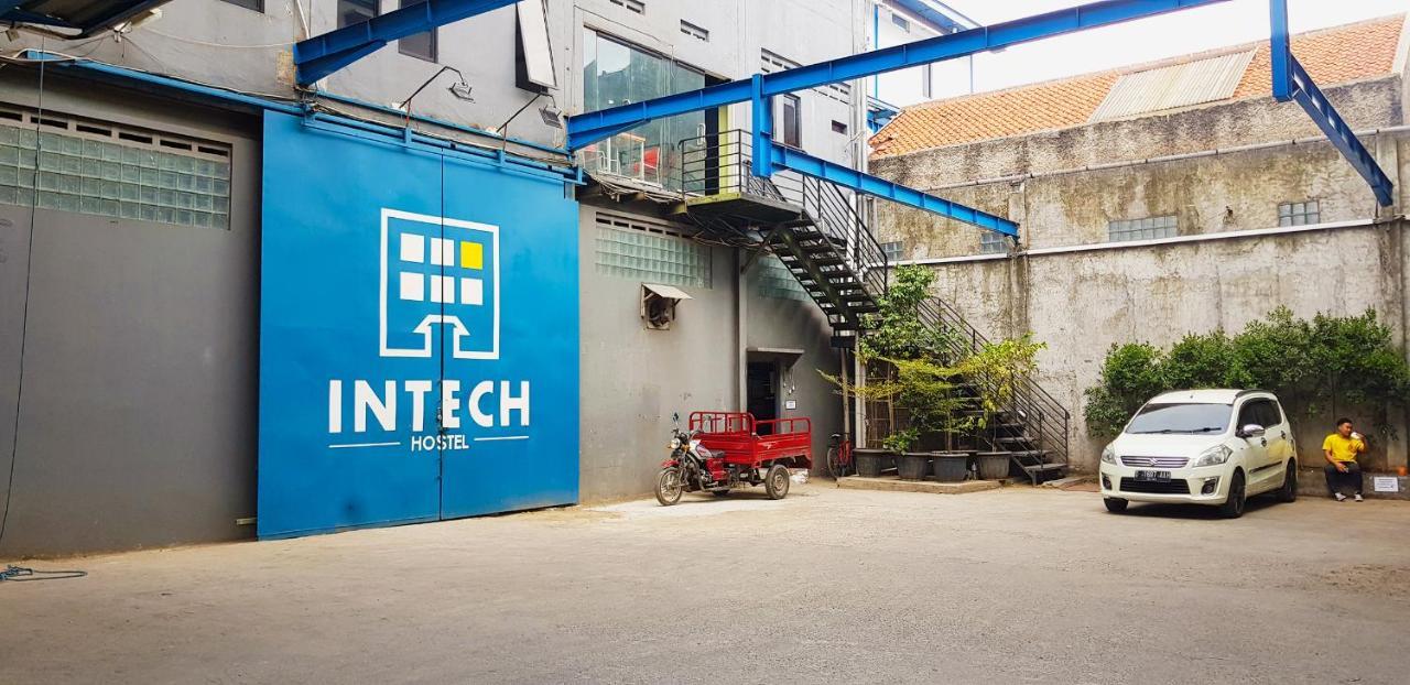 Intech Hostel Bandung Ngoại thất bức ảnh